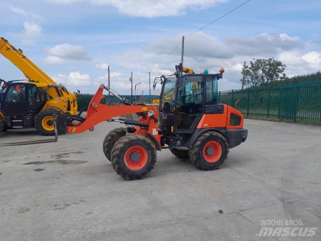 Kubota R 085 Колесни товарачи
