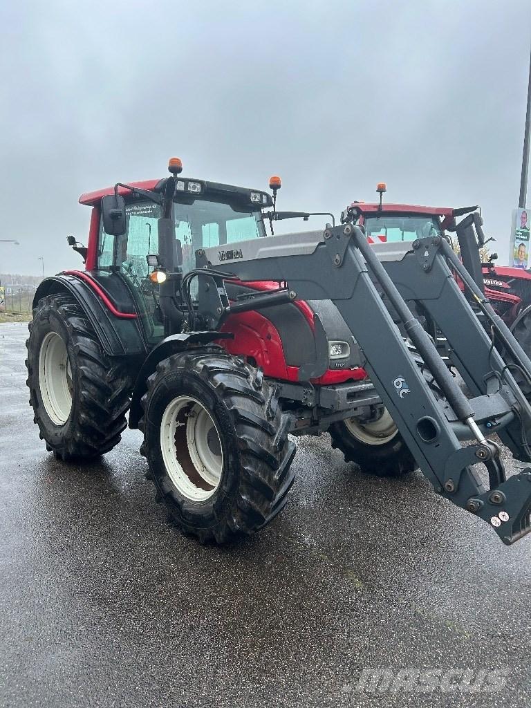 Valtra N 121 Трактори