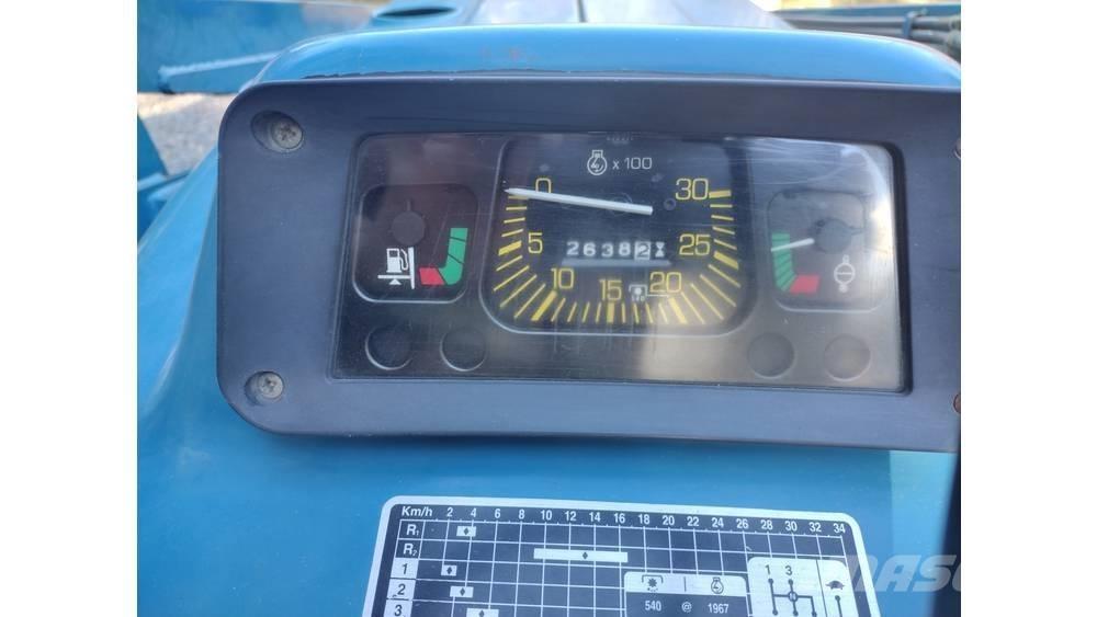 New Holland 3010 Трактори