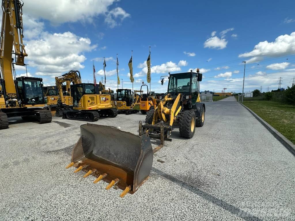Komatsu WA 80 Колесни товарачи