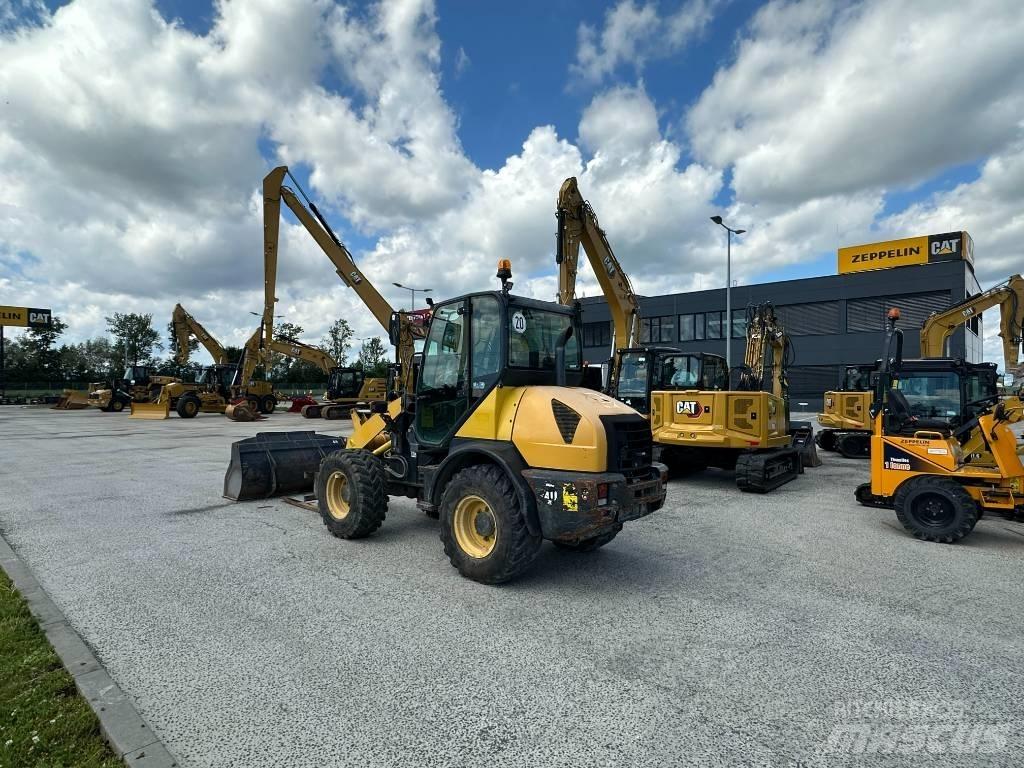 Komatsu WA 80 Колесни товарачи