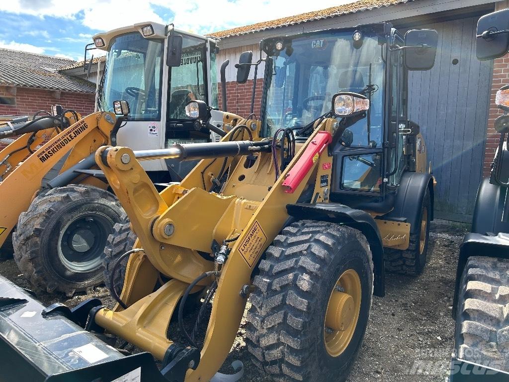 CAT 906 Колесни товарачи