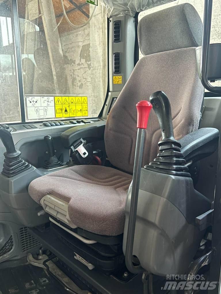 Bobcat E 85 Средни екскаватори 7т - 12т