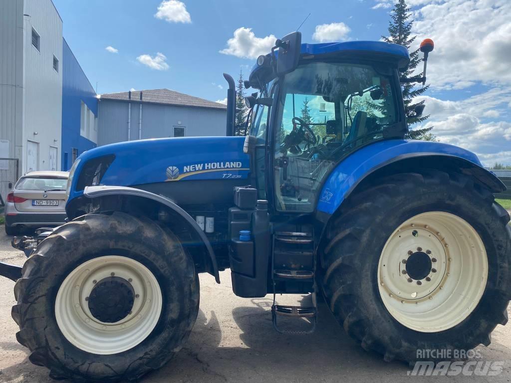 New Holland T 7.235 Трактори