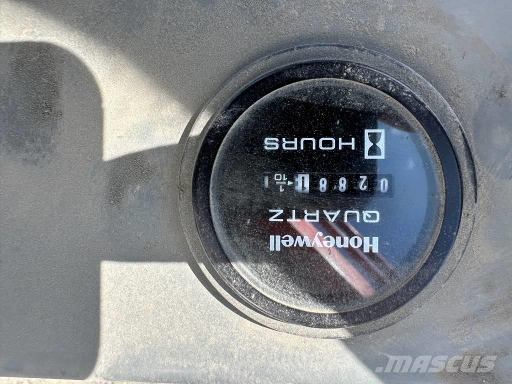 SkyJack SJ 3226 Ножични работни платформи