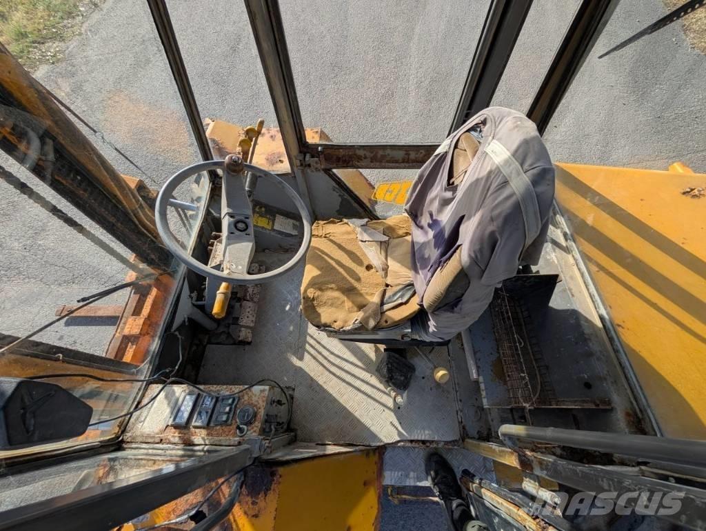 JCB 930 Камиони за херавни местности
