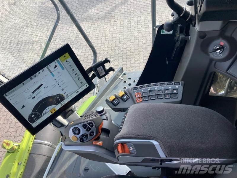 CLAAS LEXION 7500 Комбайни