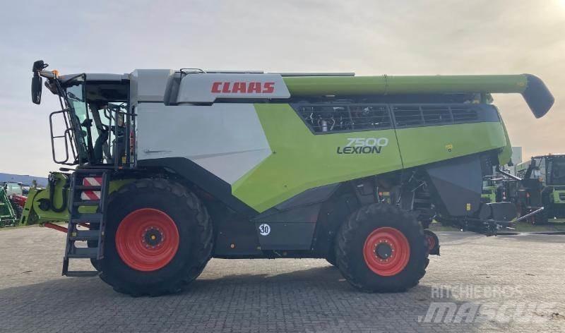 CLAAS LEXION 7500 Комбайни