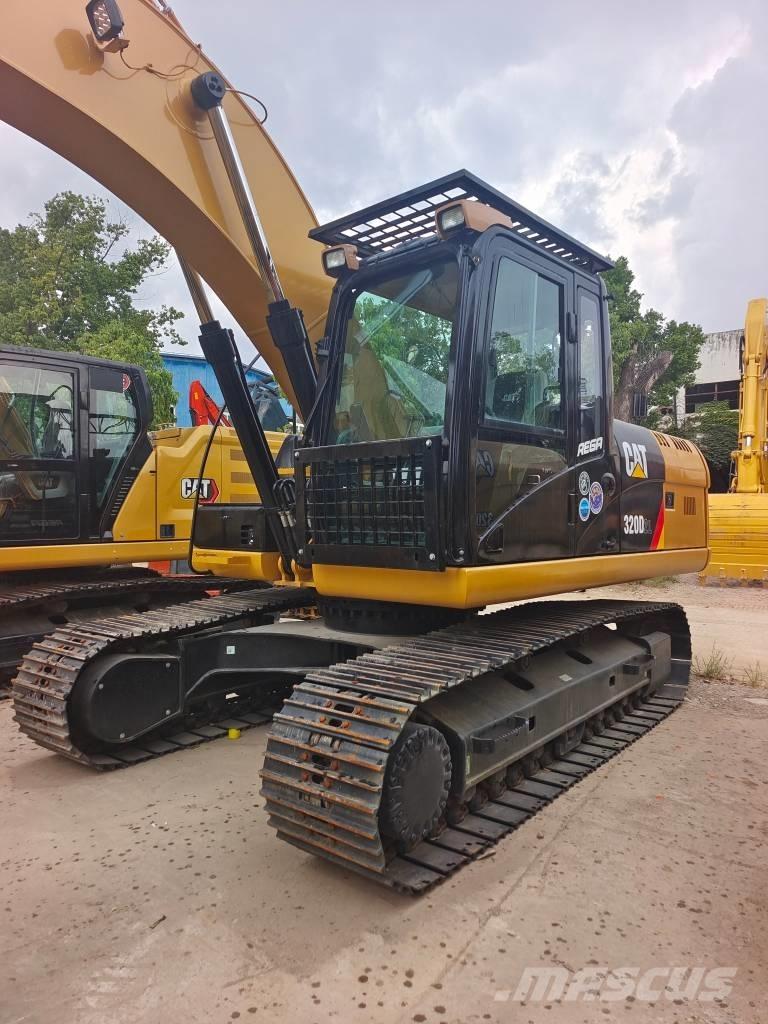 CAT 320 D2L Верижен екскаватор