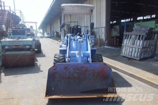 Mitsubishi WS210 Колесни товарачи