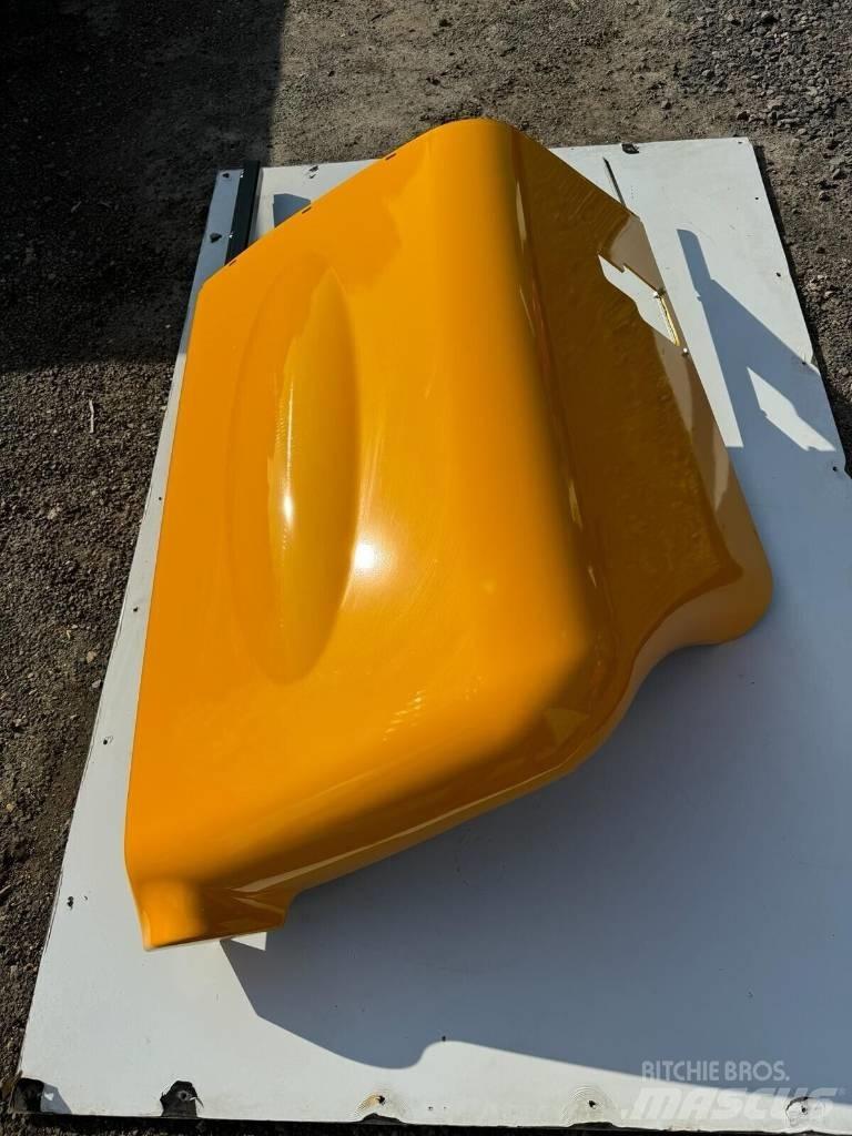 JCB ENGINE COVER Шаси