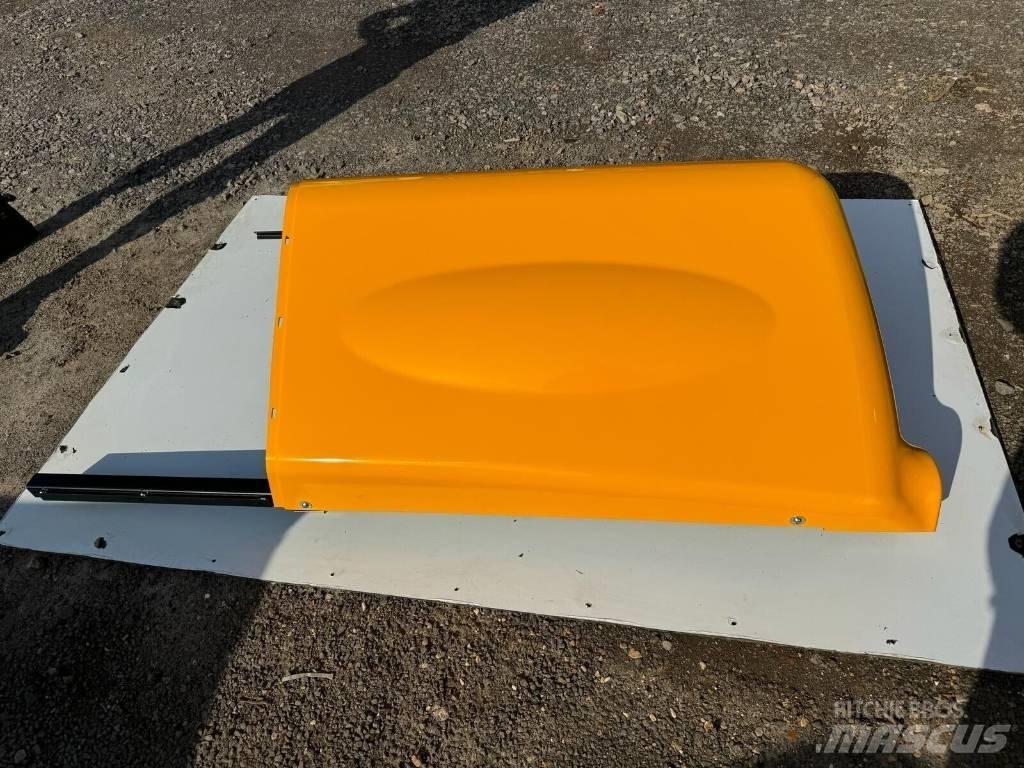 JCB ENGINE COVER Шаси