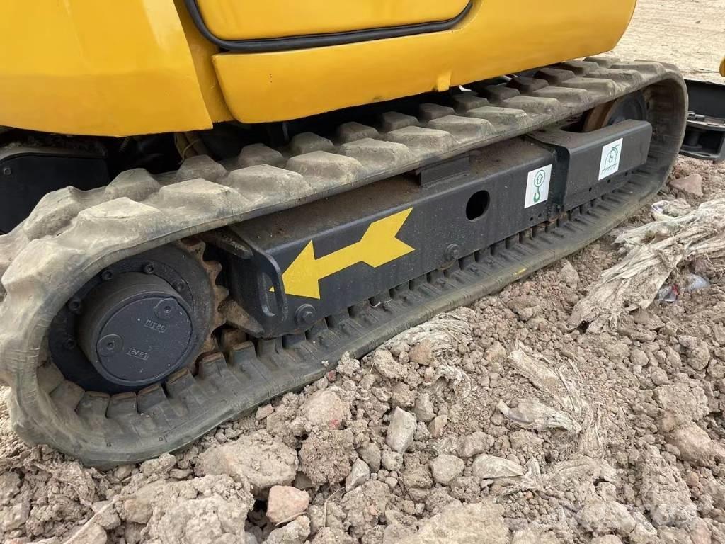 Komatsu PC18MR-3 Мини екскаватори < 7 т