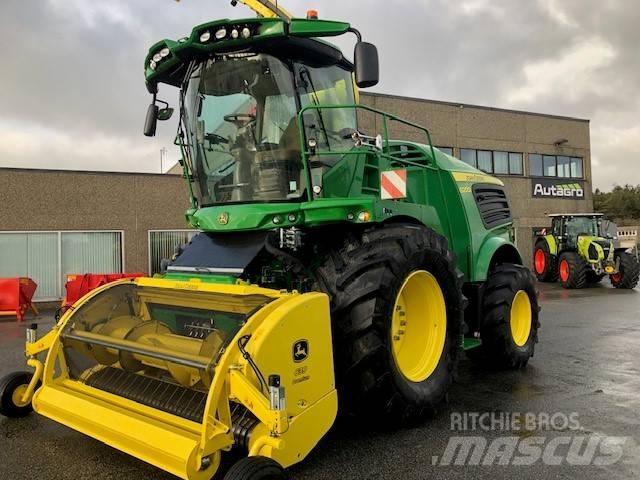 John Deere 8200 i Самоходни фуражири