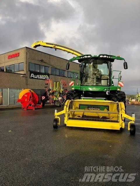 John Deere 8200 i Самоходни фуражири