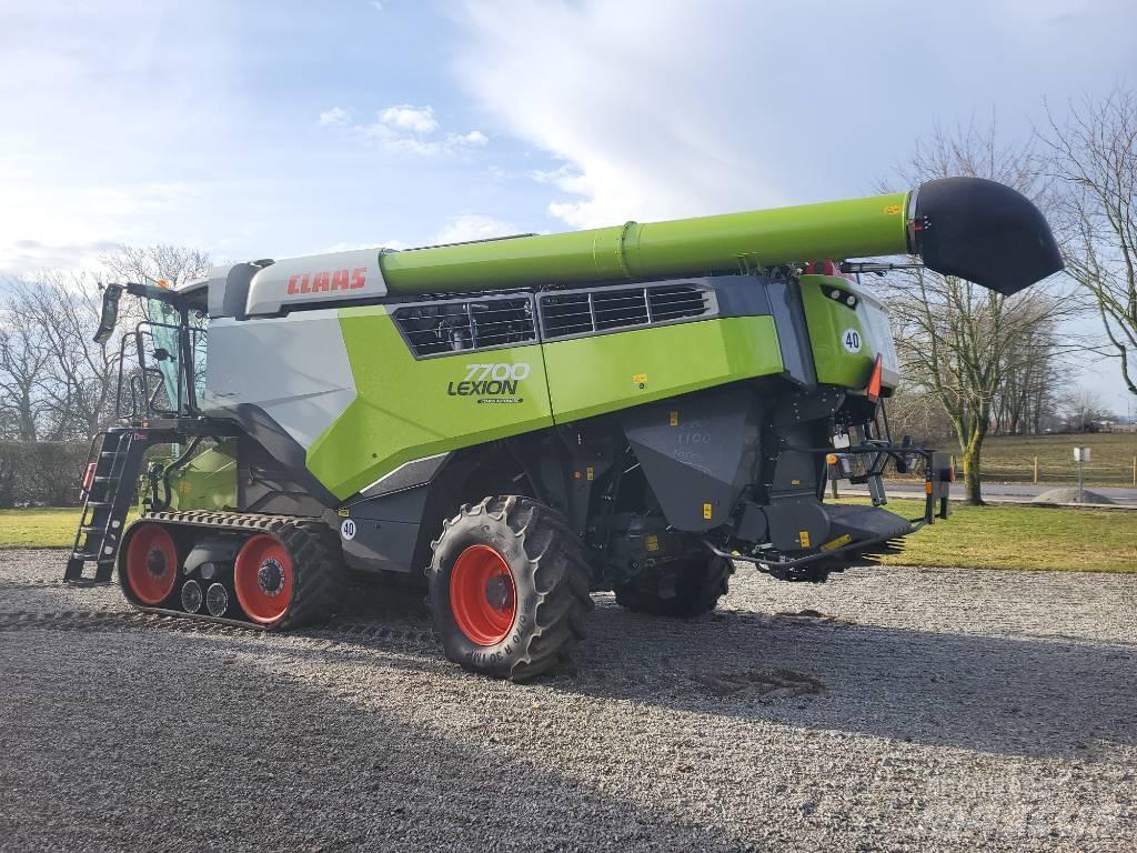 CLAAS Lexion 7700 TT Комбайни