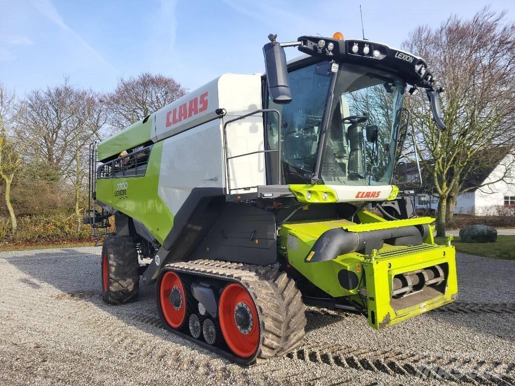 CLAAS Lexion 7700 TT Комбайни