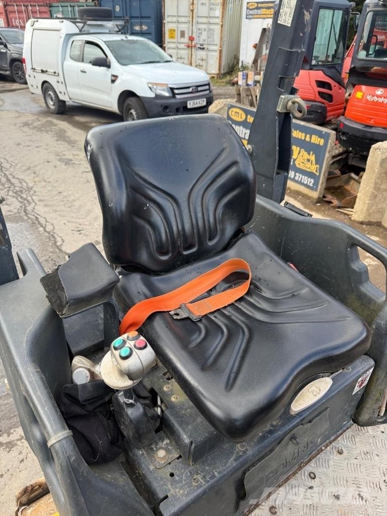 Bomag BW 120 AD-5 Двойни барабанни ролки
