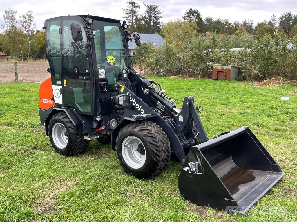 Kubota RT220-2e Колесни товарачи