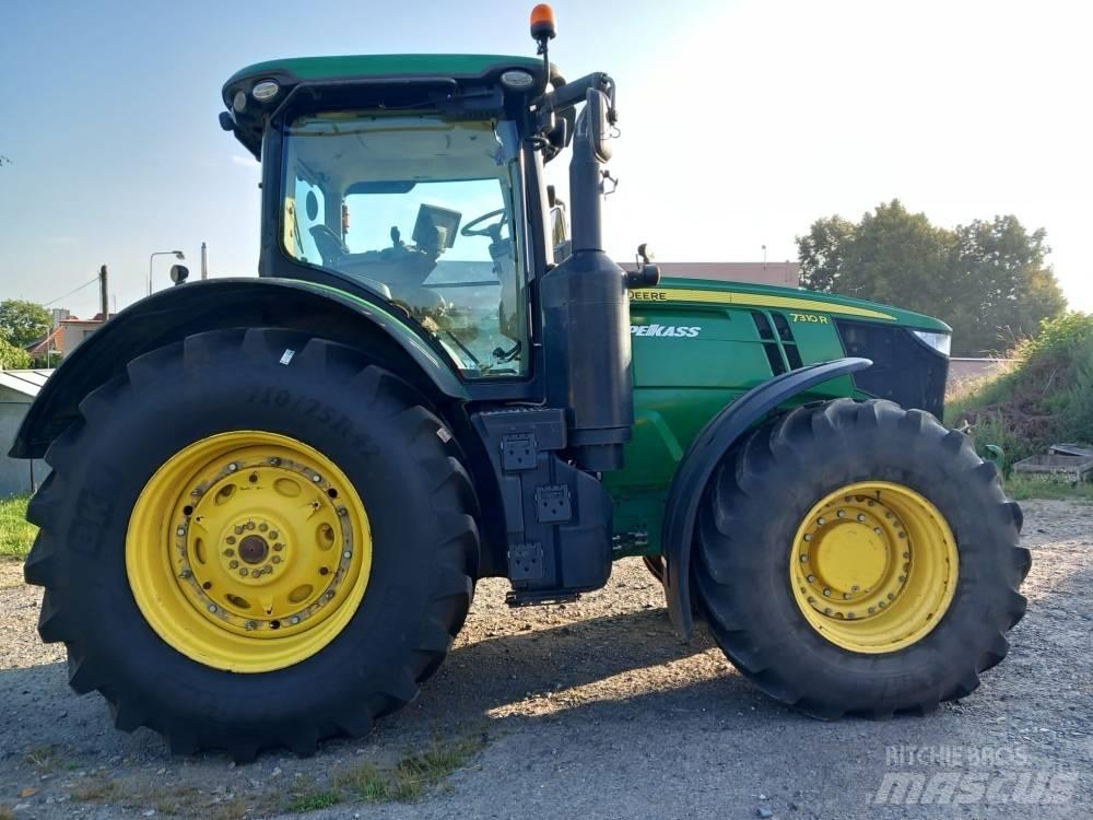 John Deere 7310 R Трактори