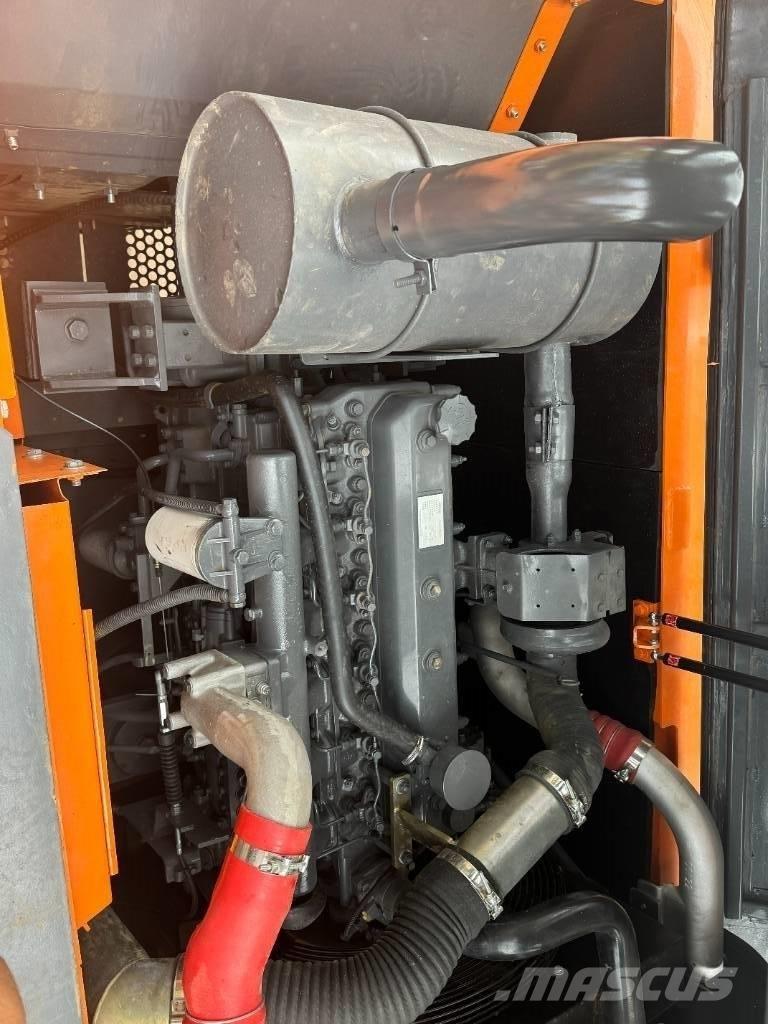 Develon DX 225 LCA Средни екскаватори 7т - 12т