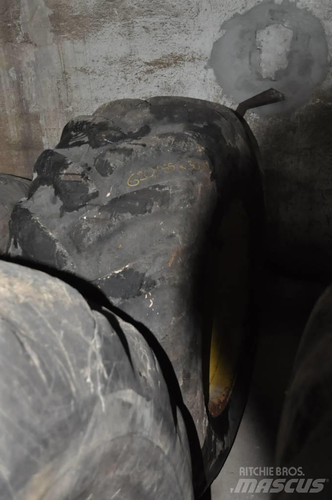 Nokian 620/55x30.5 Гуми