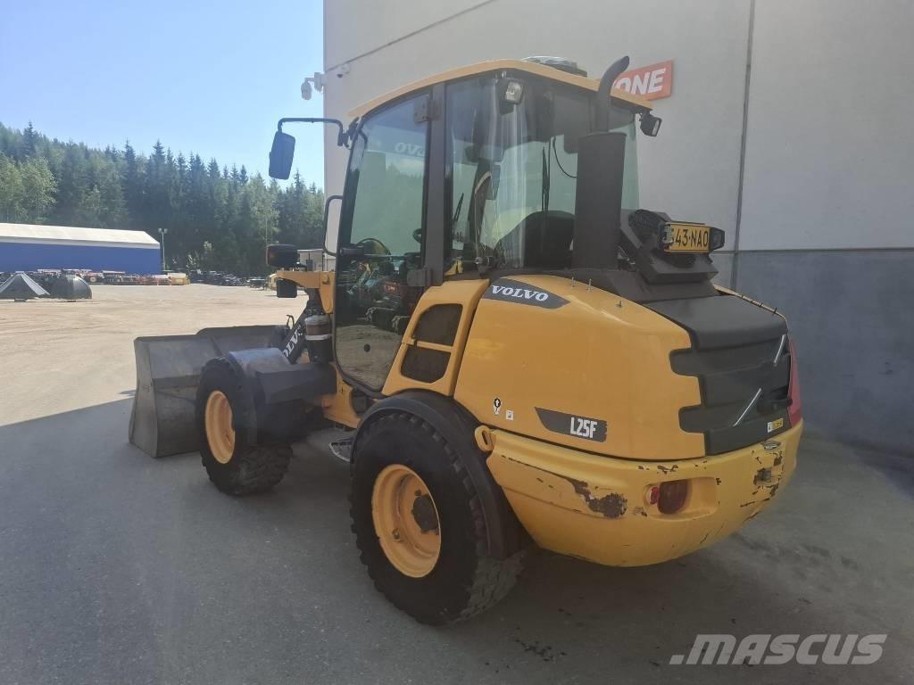 Volvo L 25 F-P Колесни товарачи