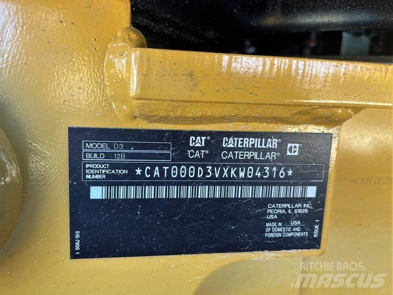 CAT D 3 Верижни булдозери
