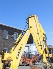 Komatsu WB97 Lanças Шаси