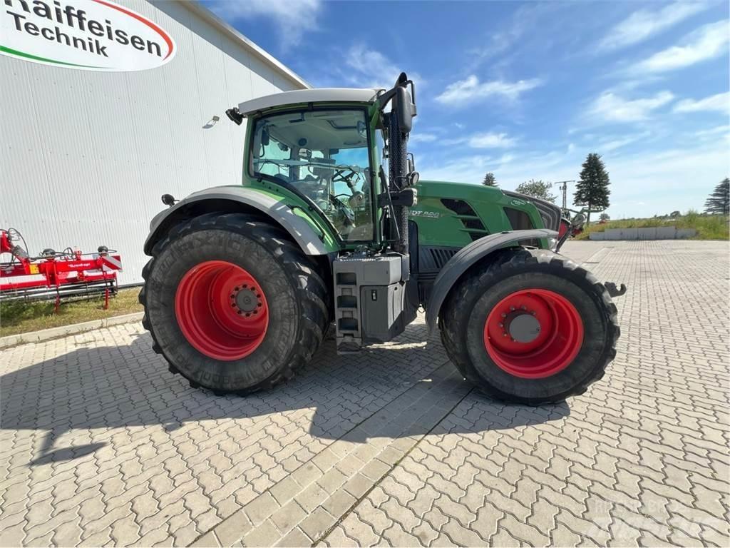 Fendt 828 Vario Трактори