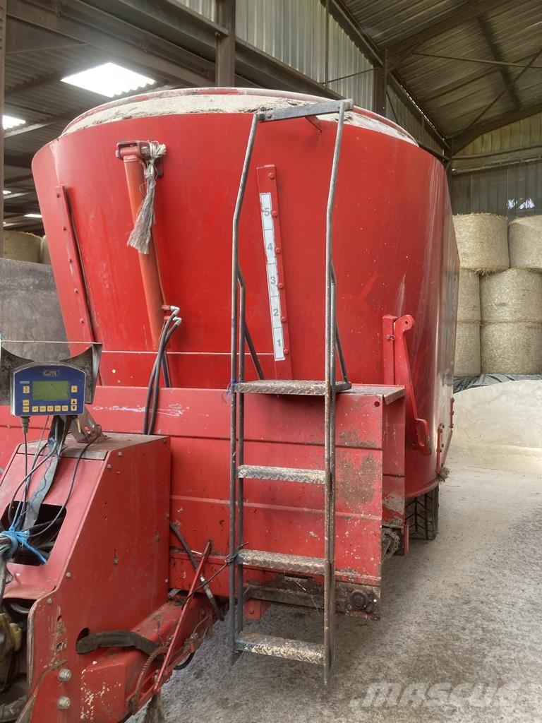 Trioliet AVM 24 Подаващи машини
