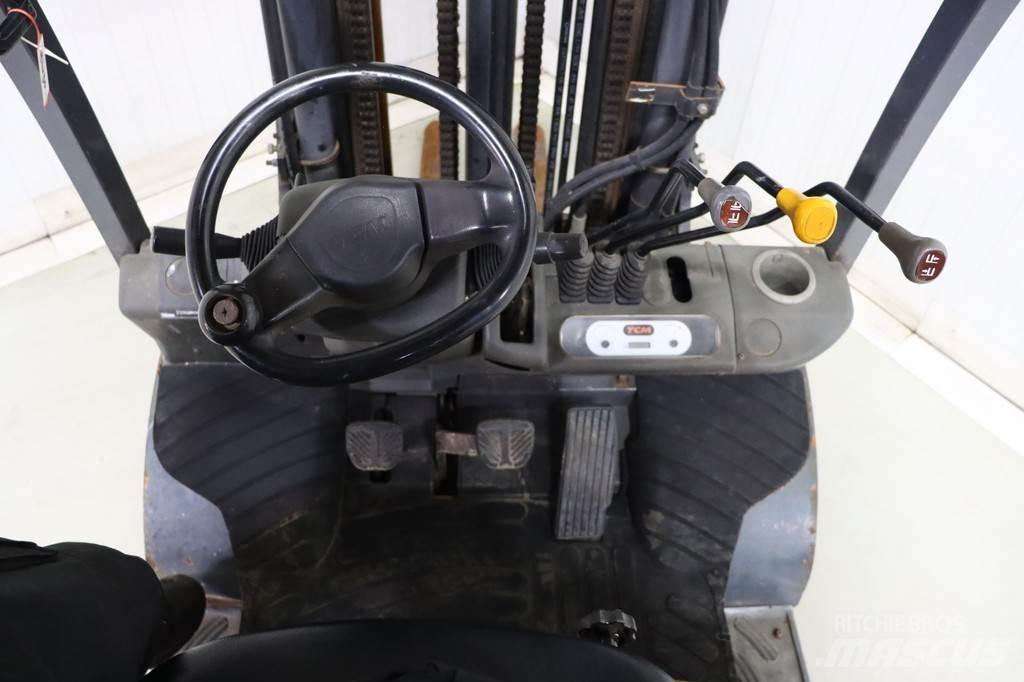 TCM FD25T3 Дизелови камиони