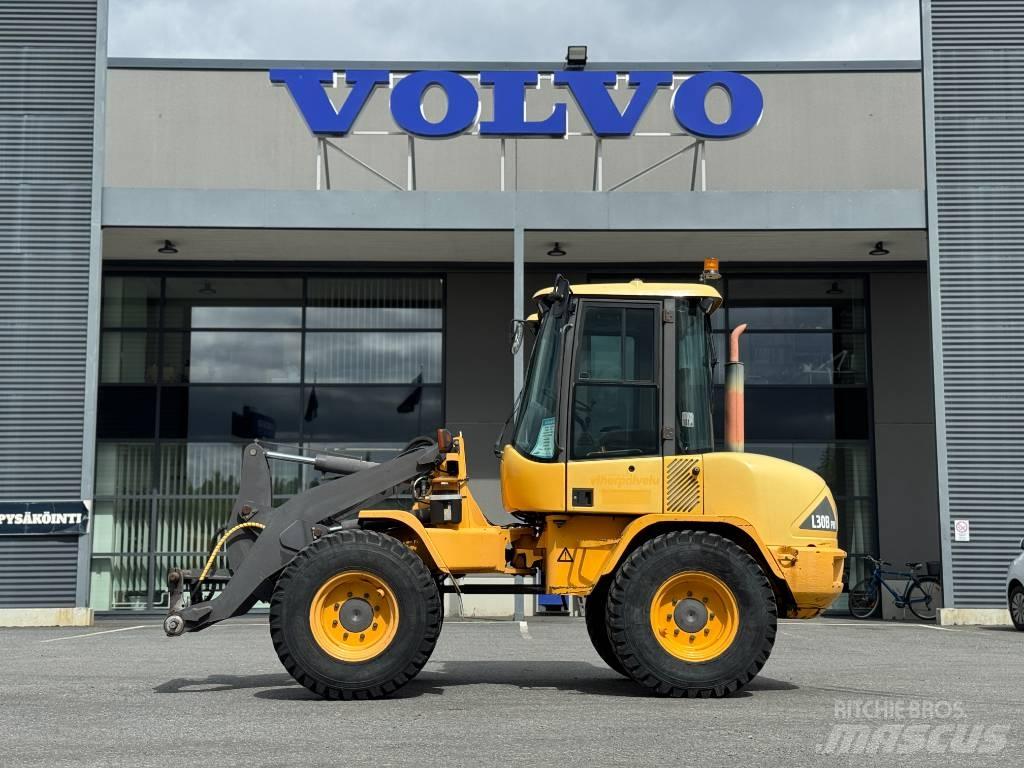 Volvo L 30 B Колесни товарачи