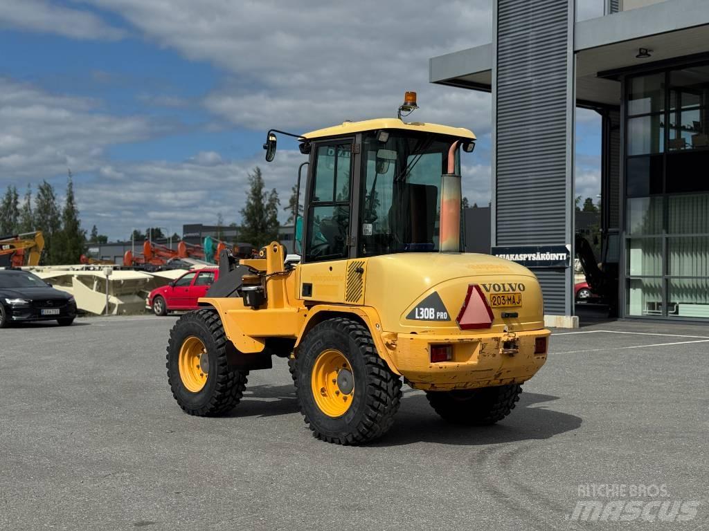 Volvo L 30 B Колесни товарачи