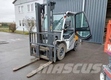 Still RC 42-40 Дизелови камиони