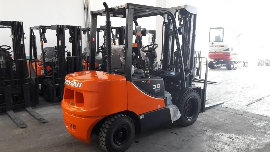 Doosan D35 C-5 Дизелови камиони