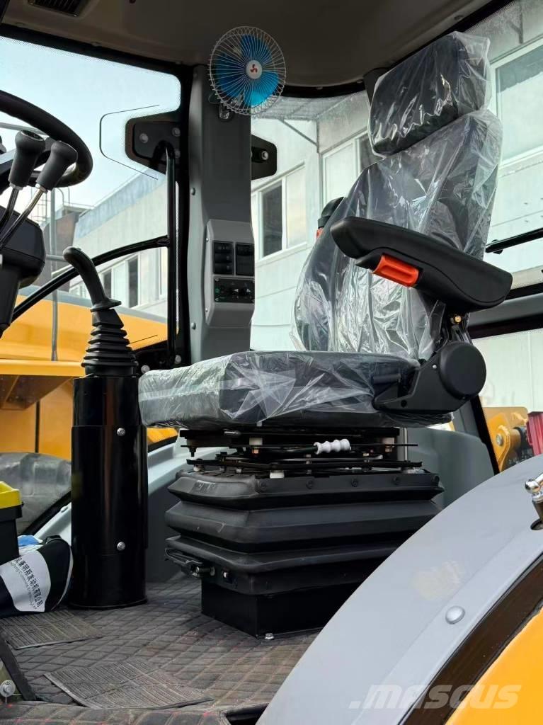 CAT 420 F2 Товарач със заден ексватор