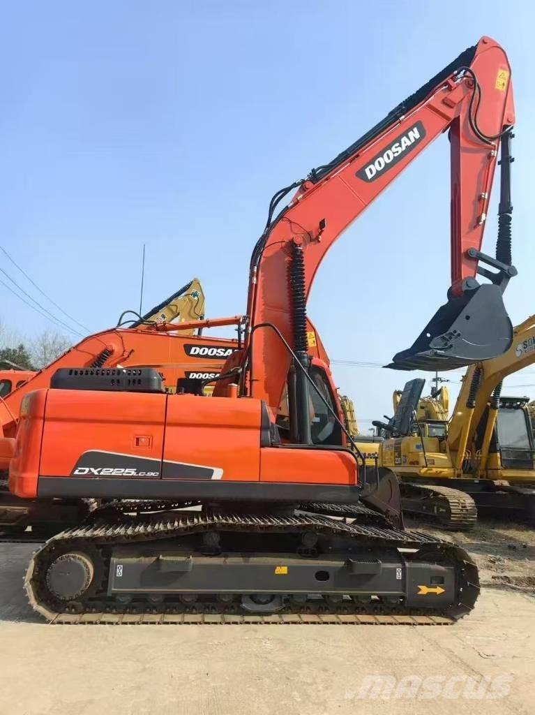 Doosan DX 225 LC Верижен екскаватор