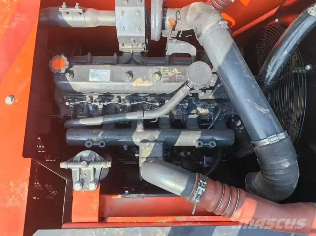 Doosan DX 225 LC Верижен екскаватор