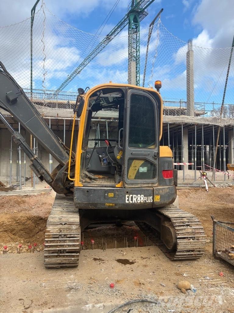 Volvo ECR 88 PLUS Средни екскаватори 7т - 12т