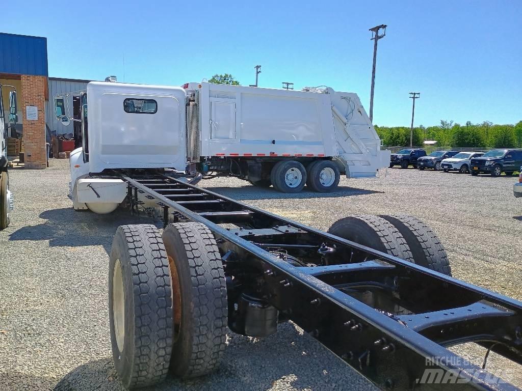 Peterbilt 335 Камиони за отпадъци