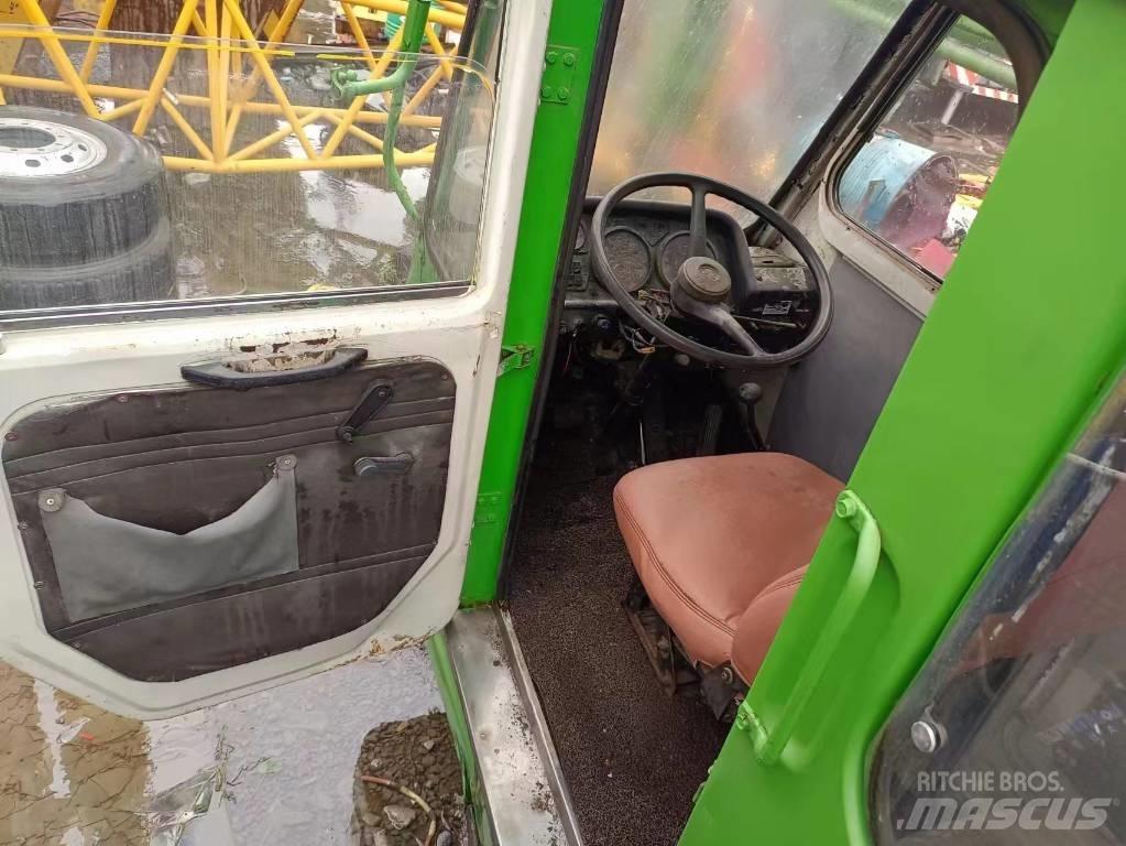 Kato NK 250 Всъдеходни кранове