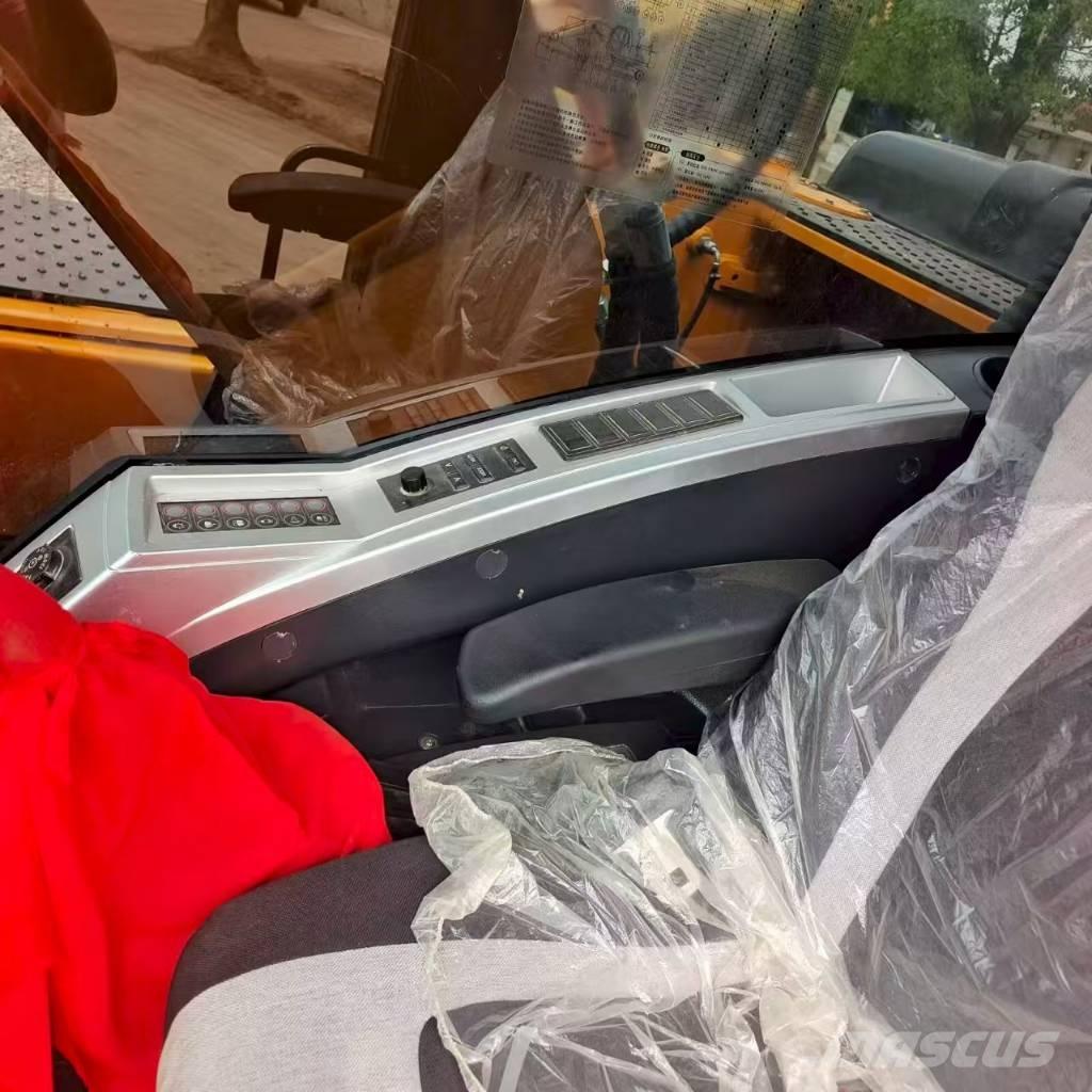 Hyundai 220LC-9S Верижен екскаватор