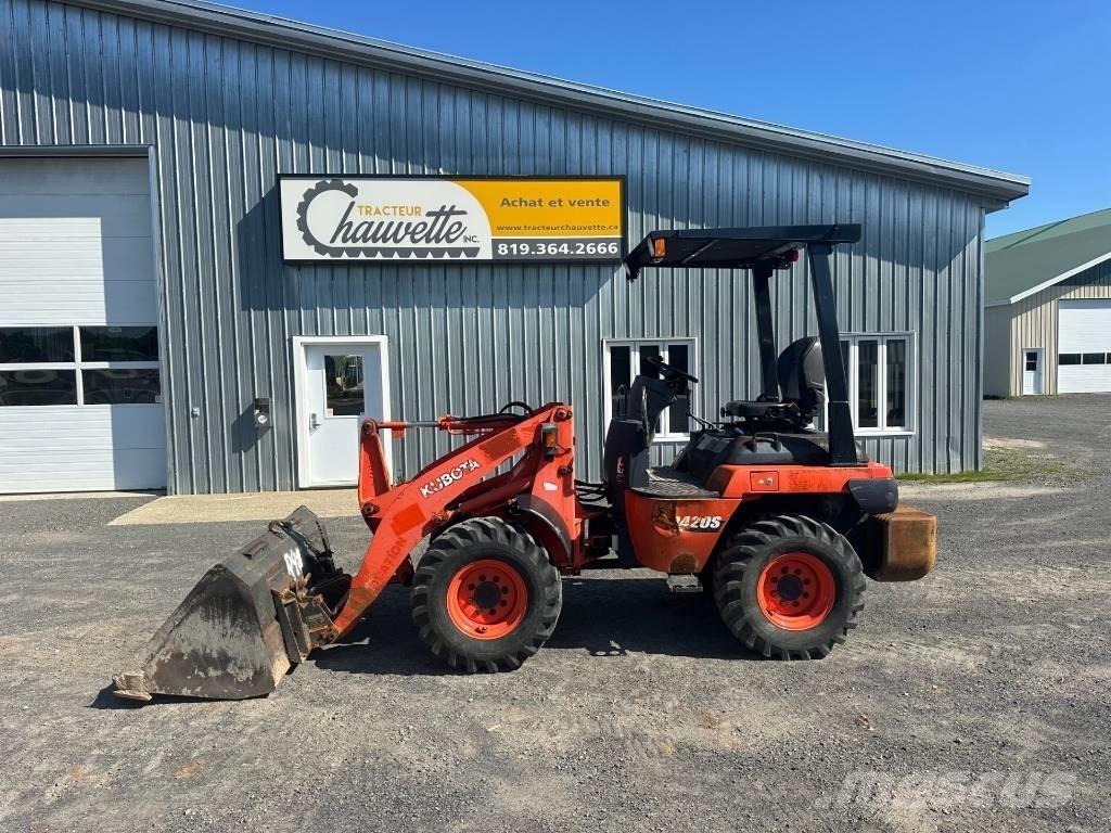 Kubota R 420 S Колесни товарачи