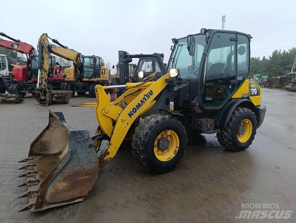 Komatsu WA70-7 Колесни товарачи