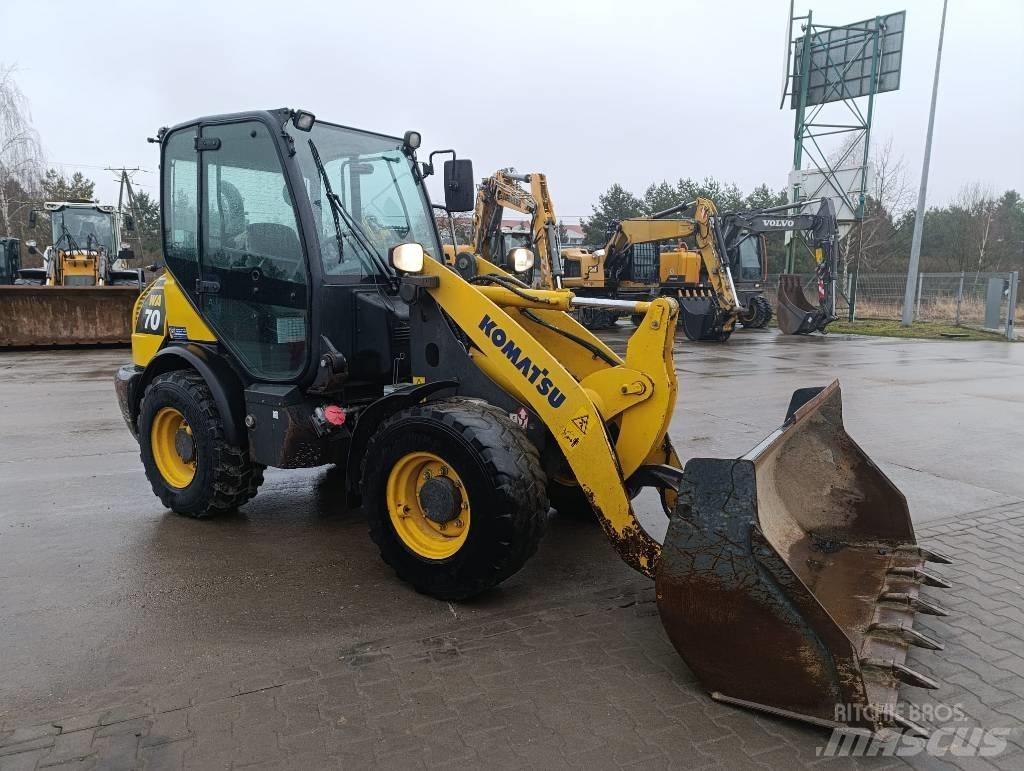 Komatsu WA70-7 Колесни товарачи