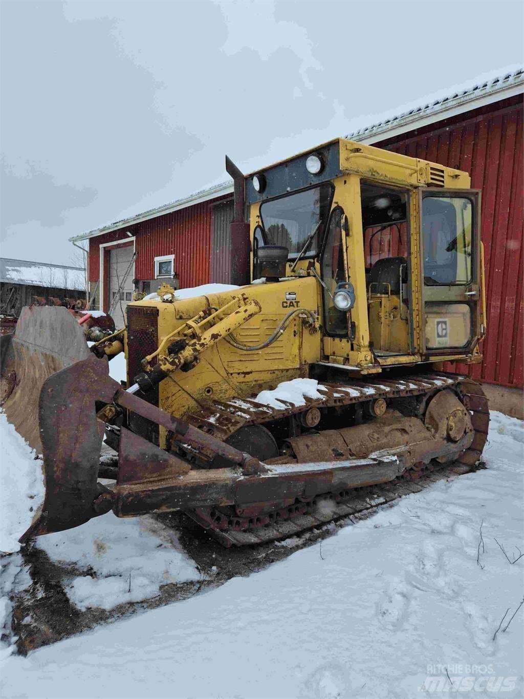 CAT D4E Верижни булдозери
