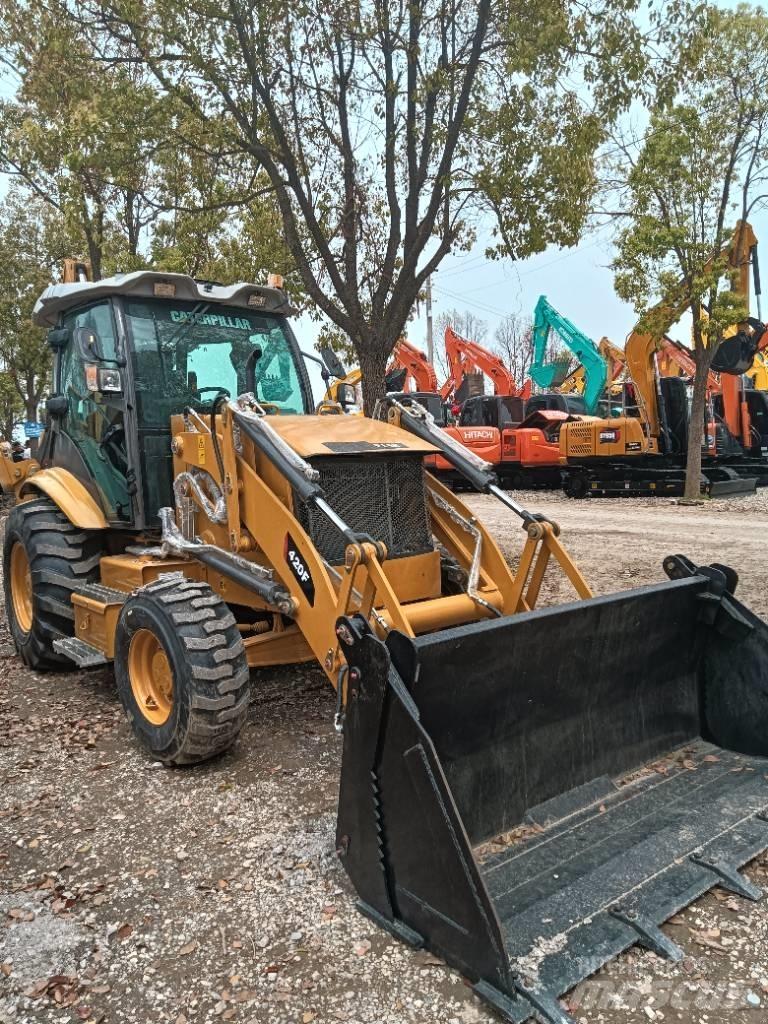 CAT 420F Колесни товарачи