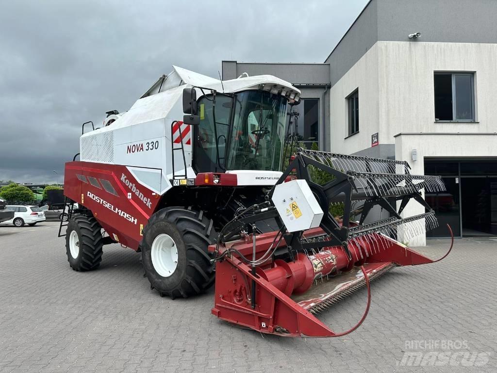 Rostselmash Nova330 Комбайни