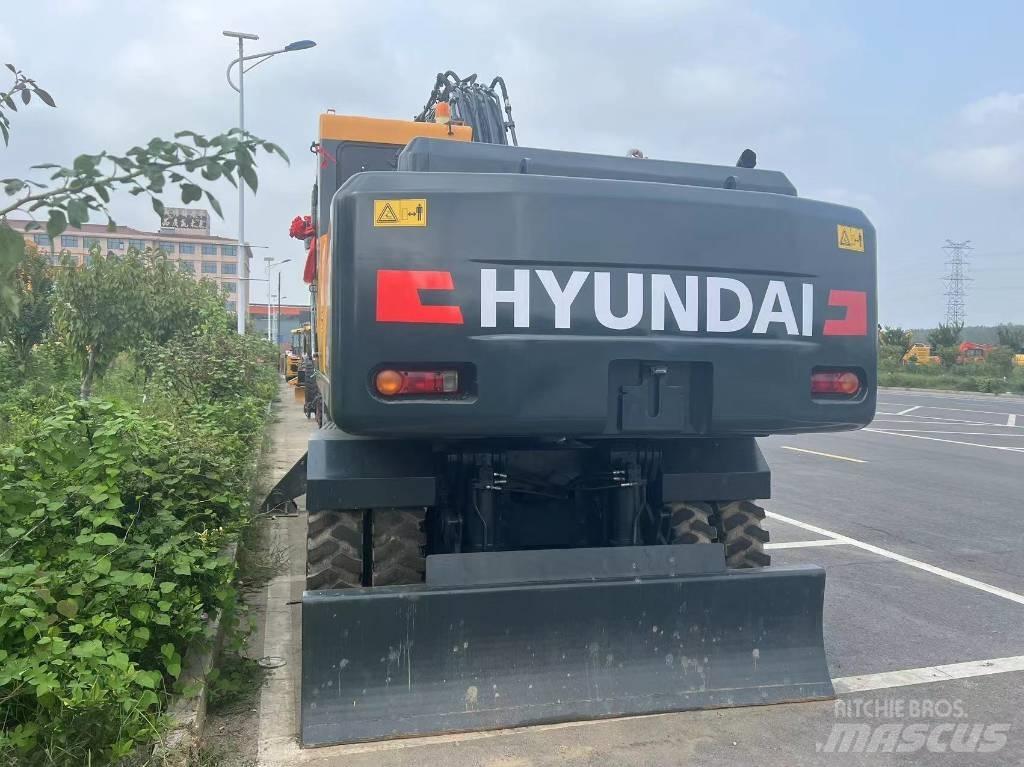 Hyundai 210WVS Колесни екскаватори